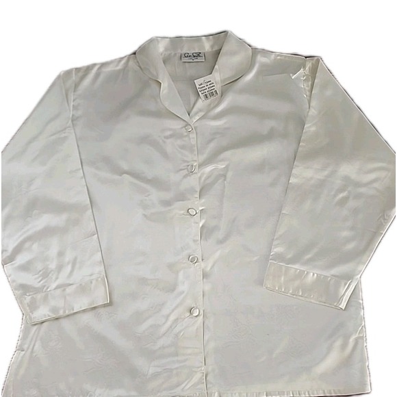 Gioni Feroti Other - Vintage Pajamas Sleep Shirt Gioni Feroti Sz M Ivory Top Satin Buttons Classic‎